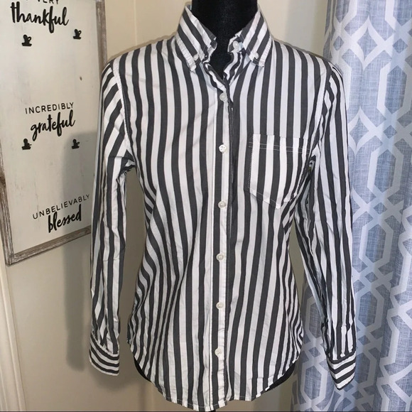 BCBG striped grey & white button down shirt - Picture 1 of 8